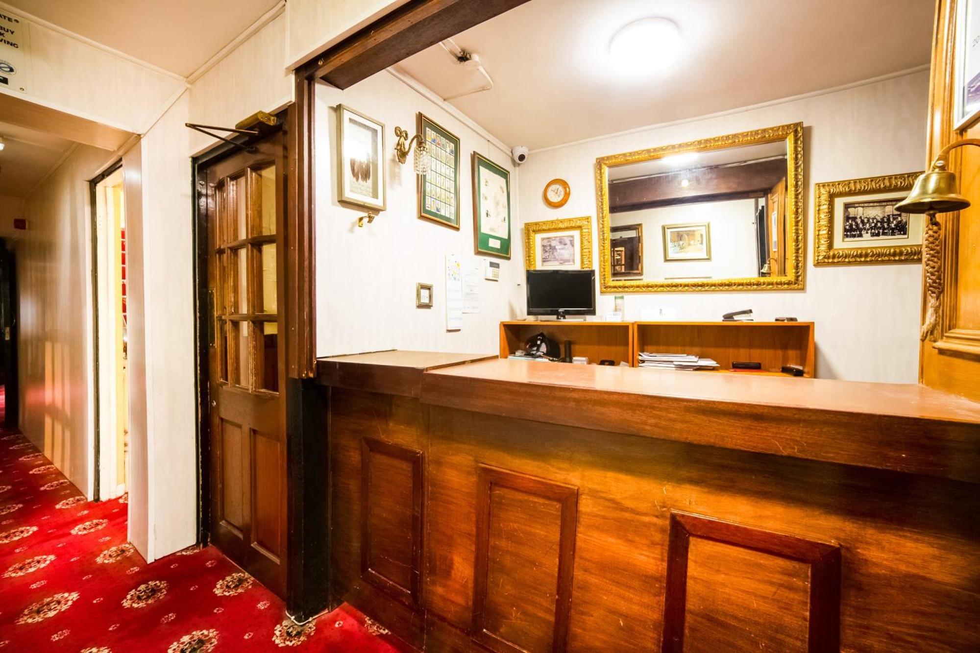 Oyo The Royal Hotel Dunston  Ngoại thất bức ảnh